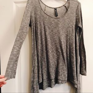 Lightweight gray tee